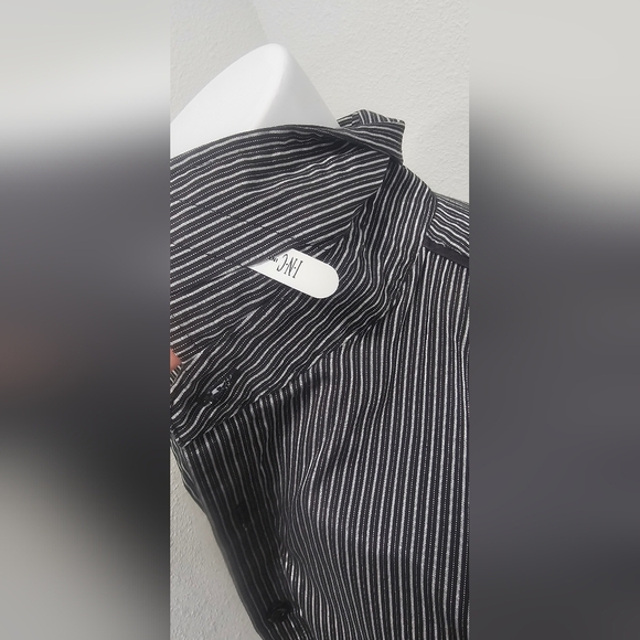 INC International Concepts Men’s Button Down Dress Shirt Black White Pinstripe M - Picture 7 of 12